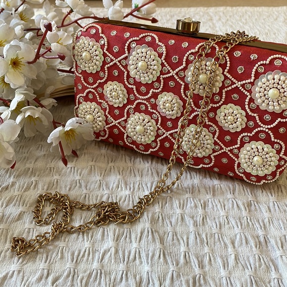 Red with white bead work clutch bag with sling - Picture 2 of 9
